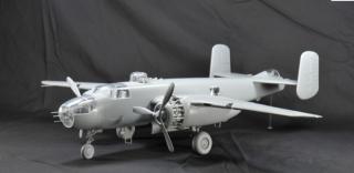 HK Models letadlo B-25J Mitchell The Strafer 1:32 01E02